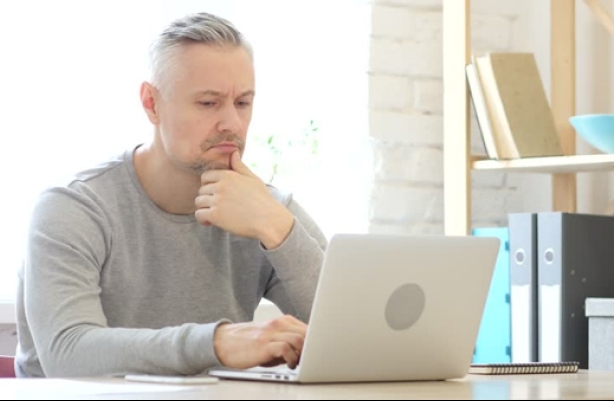 Військовозобовʼязаний оформив відстрочку: чи може ТЦК направити на ВЛК